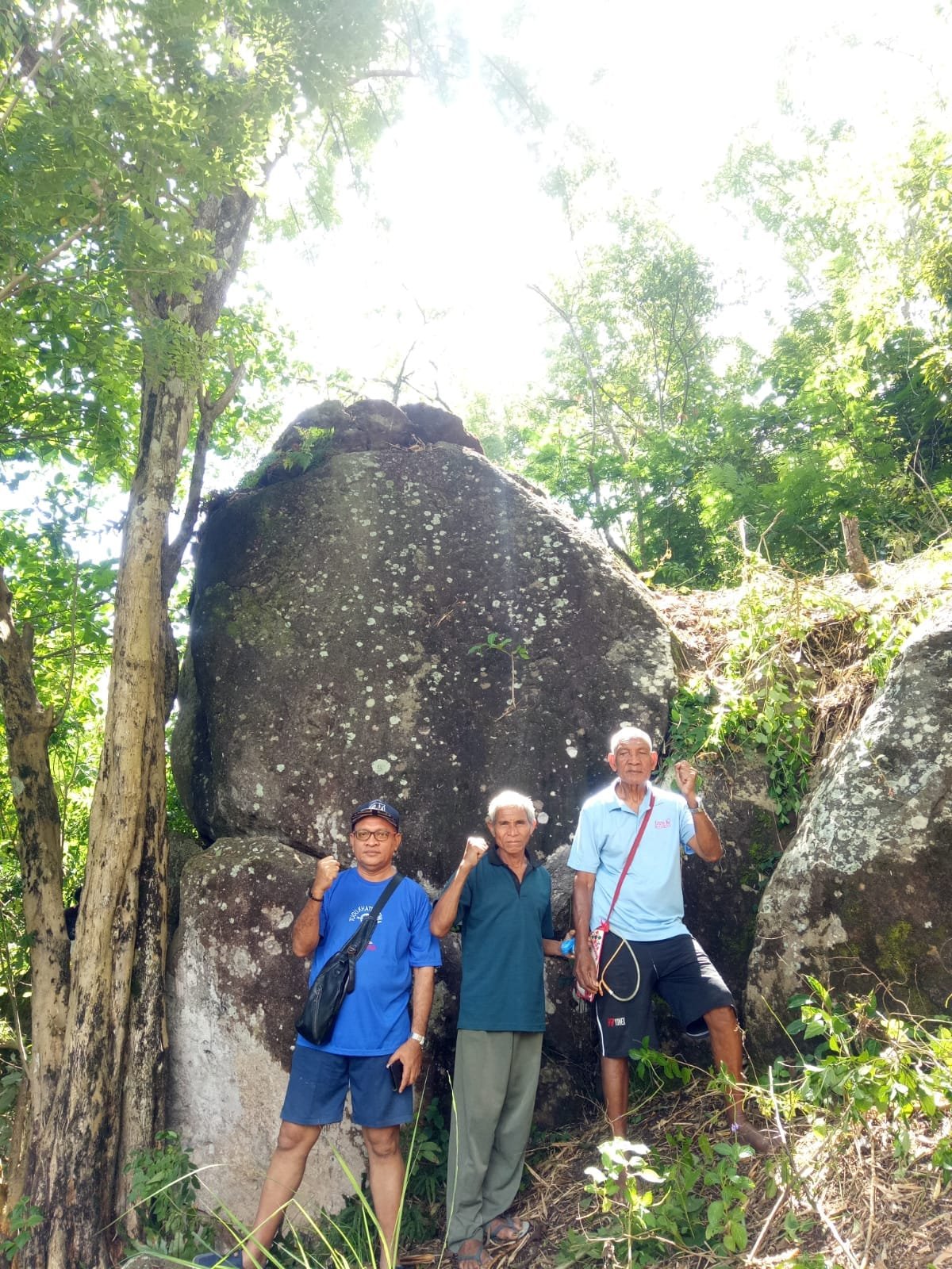 Destinasi Wisata Alam WATUMOTE: Batu Berkonde