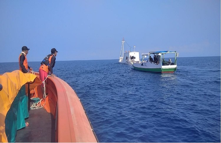 Hanyut 2 Hari di Laut Flores, 5 Nelayan Sikka Ditemukan Selamat