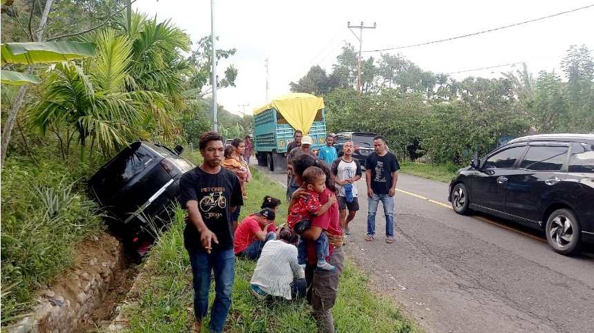 Lagi, Lakalantas di Puarlolo, 6 Penumpang Selamat